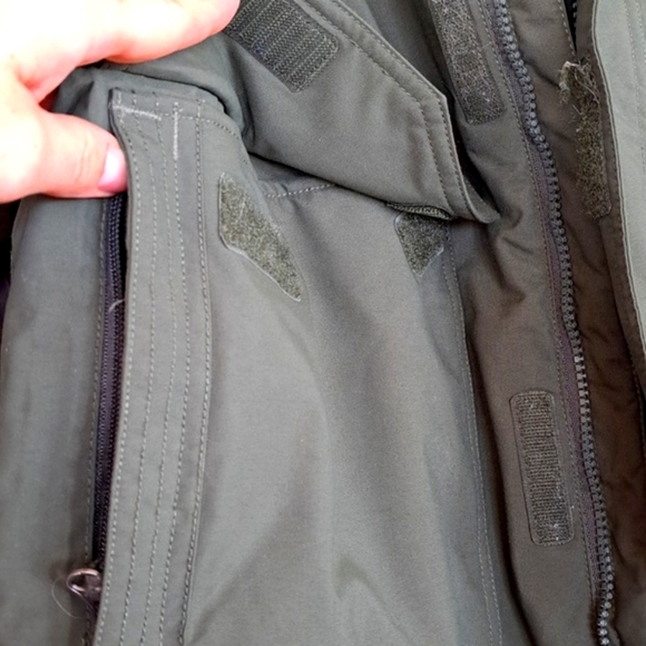 Eddie Bauer Weather Redge Down Winter Coat. - Picture 7 of 14